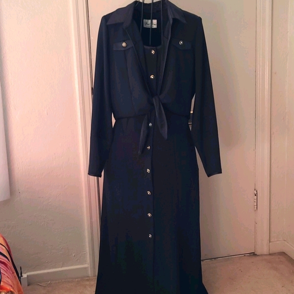 Dress - Picture 1 of 2